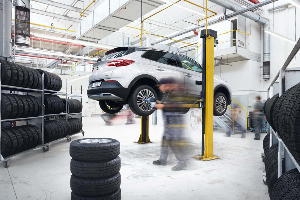 Kfz-Serviceberater / Automobil-Serviceberater (m/w/d) Kfz-Serviceberater / Automobil-Serviceberater (m/w/d)